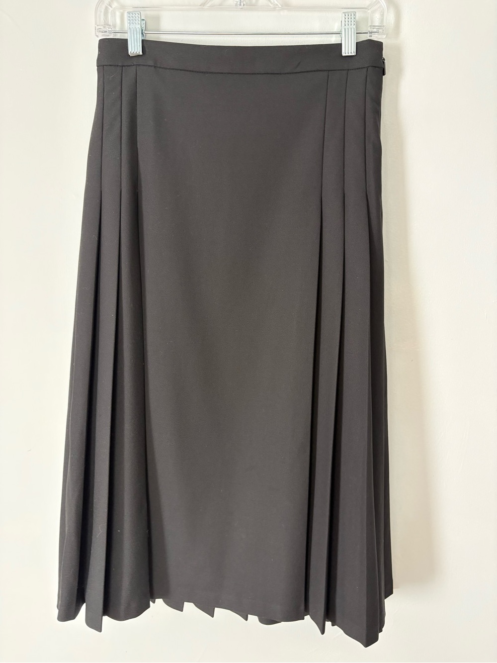Aritzia Wilfred Cala Pleated Midi Skirt Black Size 6